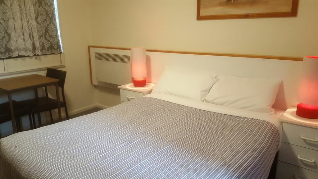 Clunes Motel Extérieur photo