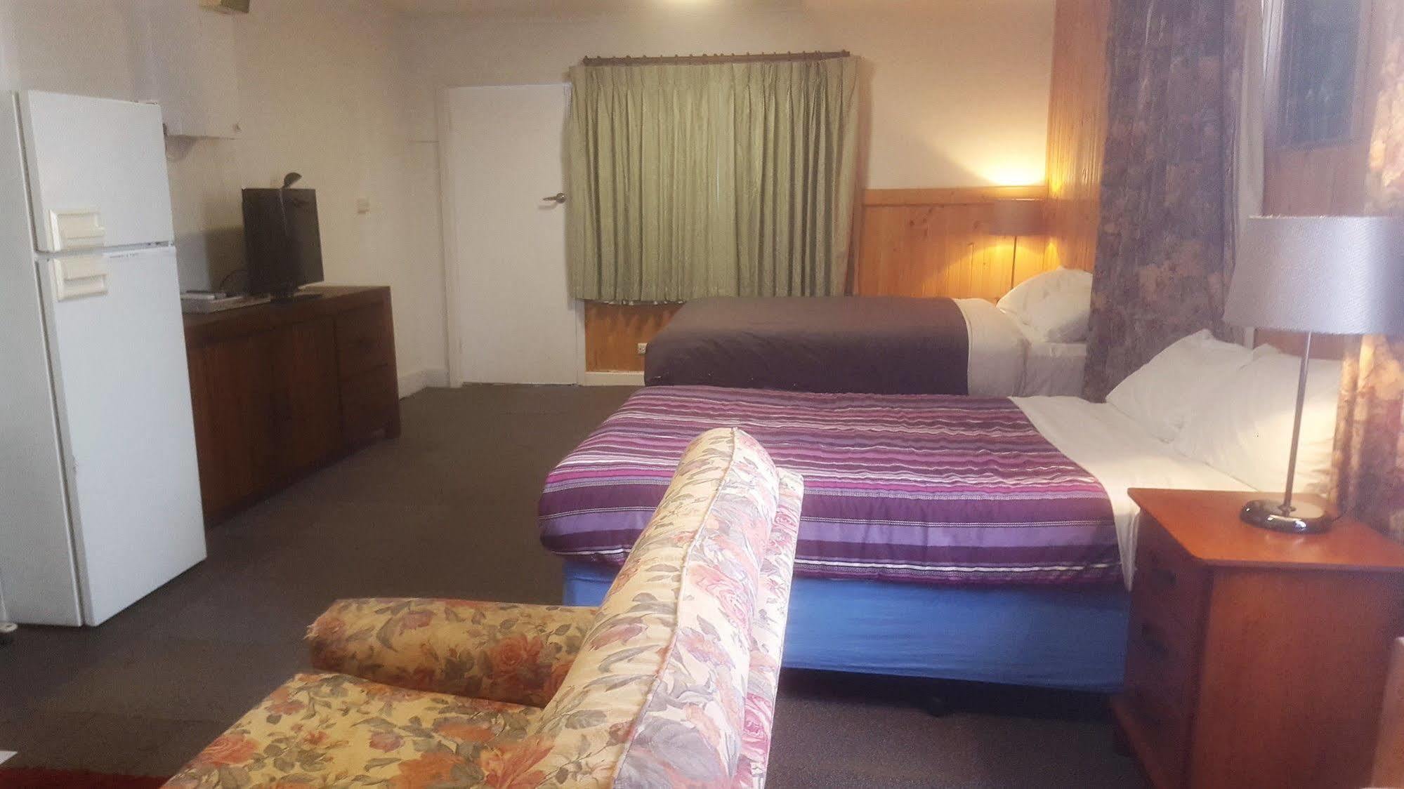 Clunes Motel Extérieur photo