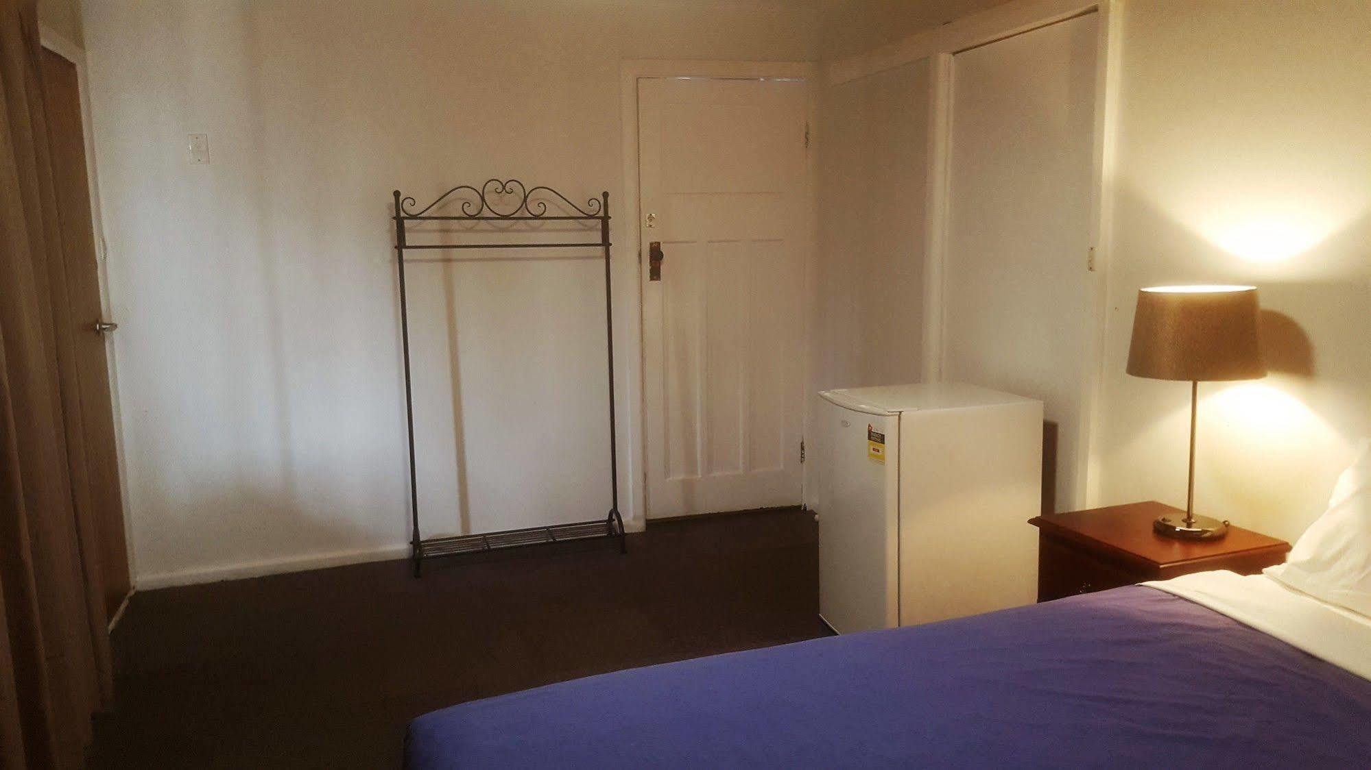 Clunes Motel Extérieur photo